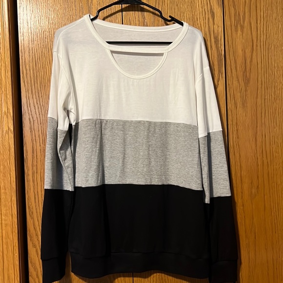 Amazon find long sleeve tee- size medium - Picture 1 of 4